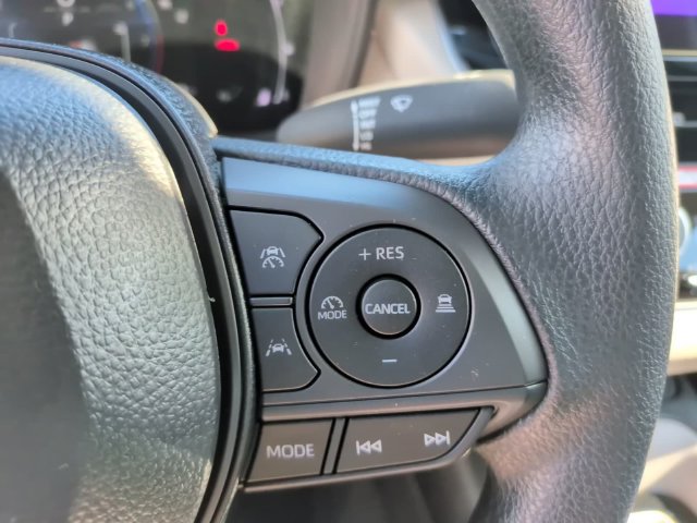 Used 2027 Toyota Corolla LE w/ LE Premium Package FWD image 17