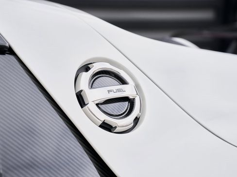 Used 2015 Porsche 918 Spyder w/Weissach Package image 15