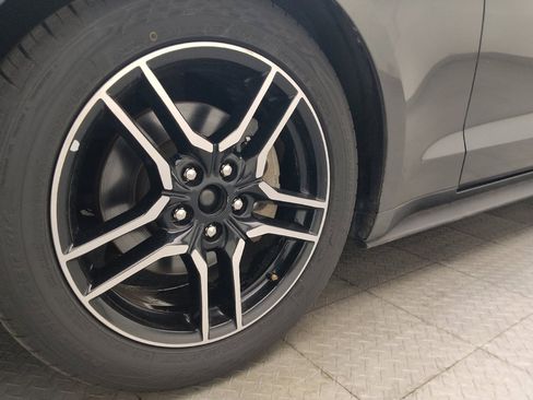 Used 2019 Ford Mustang Premium RWD image 31