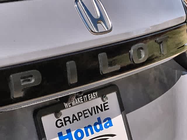 Certified 2025 Honda Pilot Touring image 8