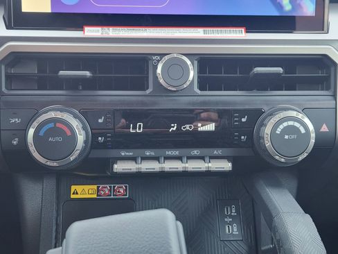New 2026 Toyota 4Runner TRD Off-Road Premium AWD/4WD image 18