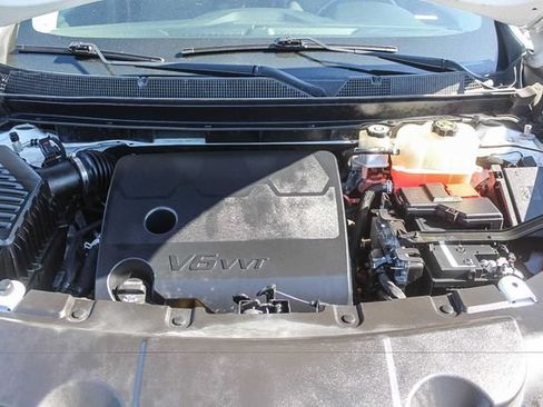 Used 2020 Chevrolet Traverse LT FWD image 34