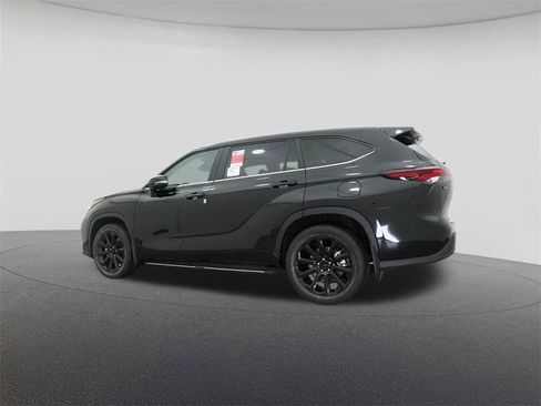 New 2026 Toyota Highlander XLE image 20
