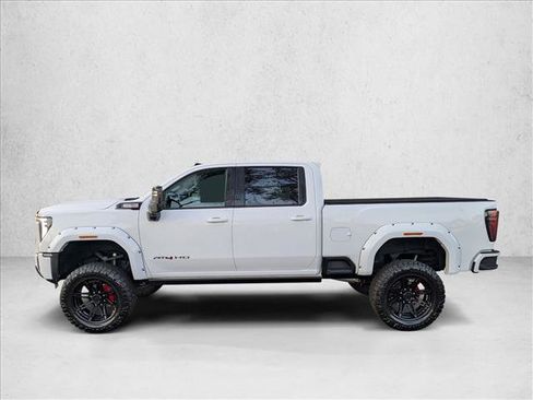 Used 2024 GMC Sierra 2500 AT4 w/ AT4 Premium Plus Package image 9