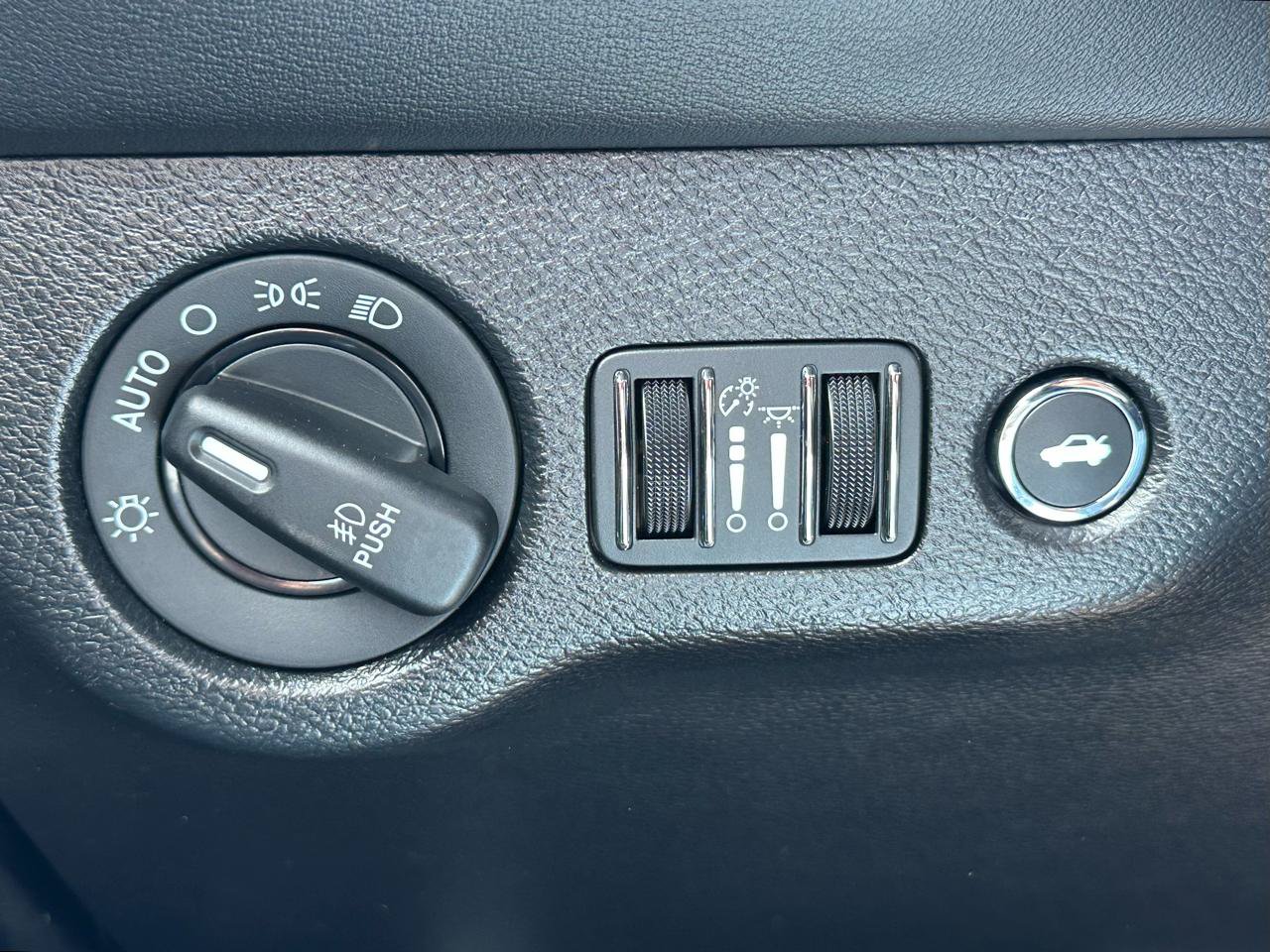 Used 2020 Dodge Challenger R/T RWD image 16