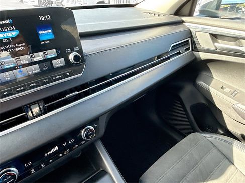 Used 2023 Mitsubishi Outlander SE image 24