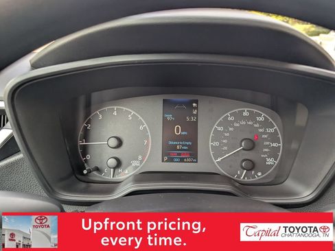 Used 2025 Toyota Corolla LE FWD image 17