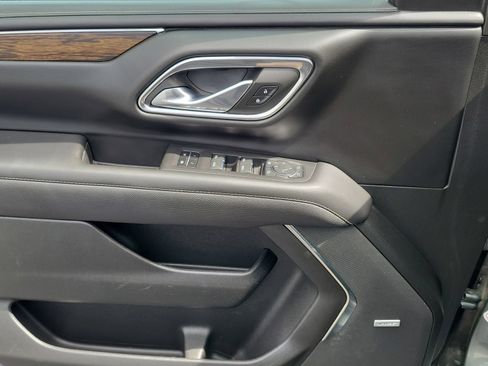 Used 2023 Chevrolet Suburban Premier AWD/4WD image 17
