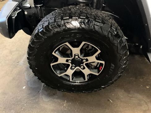 Used 2020 Jeep Wrangler Unlimited Rubicon AWD/4WD image 14