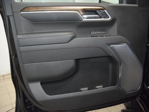 Used 2025 Chevrolet Silverado 1500 High Country w/ Midnight Edition AWD/4WD image 46