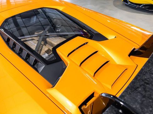 Used 2018 Lamborghini Huracan Performante AWD/4WD image 27