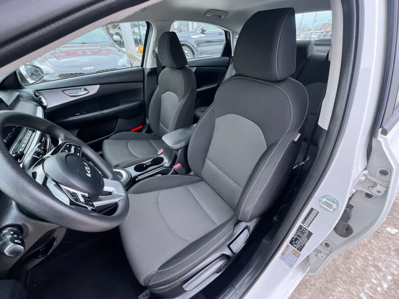 Used 2022 Kia Forte LXS FWD image 11