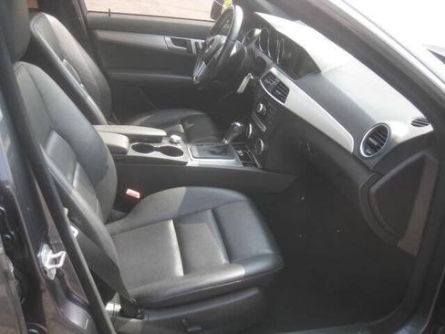 Used 2013 Mercedes-Benz C 250 Sedan image 19
