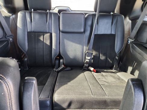 Used 2016 Dodge Grand Caravan SXT image 21