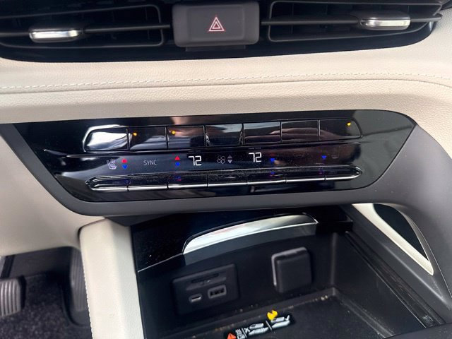 Used 2023 Buick Envision Avenir AWD/4WD image 15