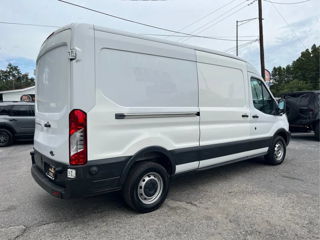 Used 2015 Ford Transit 250 148 Medium Roof RWD image 5
