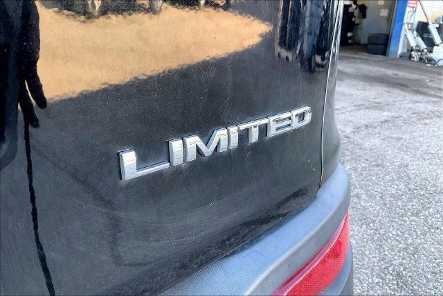 Used 2017 Jeep Cherokee Limited AWD/4WD image 8