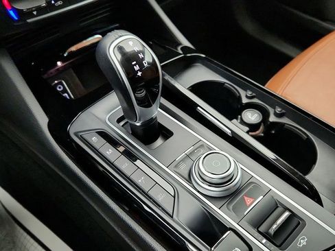 Used 2017 Maserati Levante image 17