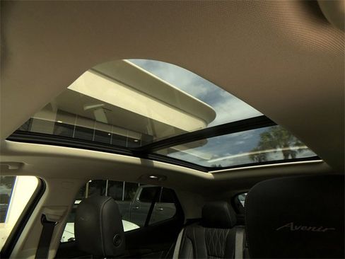 Certified 2021 Buick Envision Avenir w/ Technology Package II image 27