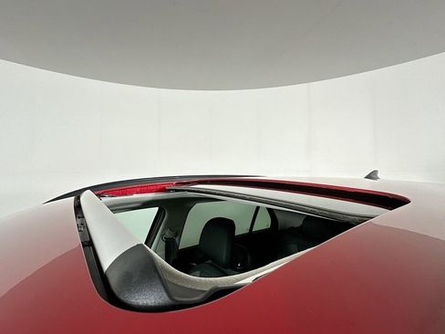 Certified 2025 Kia Niro EX Touring image 9