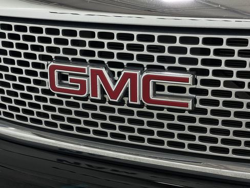 Used 2014 GMC Sierra 1500 Denali w/ Driver Alert Package AWD/4WD image 36