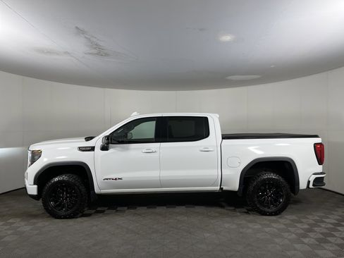 Used 2023 GMC Sierra 1500 AT4X image 3