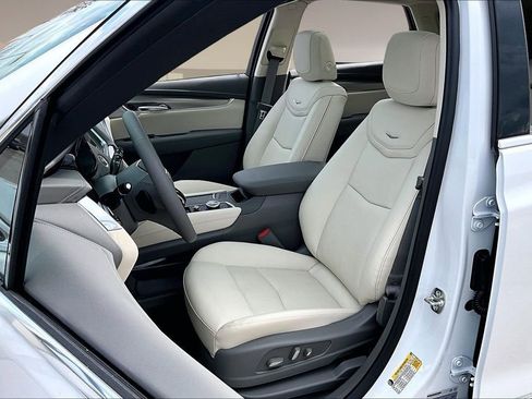 New 2026 Cadillac XT5 Premium Luxury w/ Driver Assist Package AWD/4WD image 9