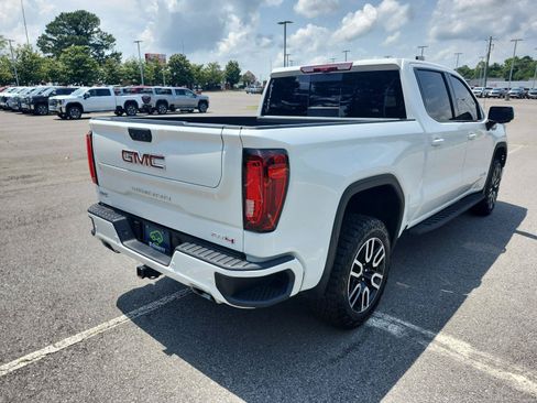 Certified 2025 GMC Sierra 1500 AT4 w/ AT4 Premium Package AWD/4WD image 3