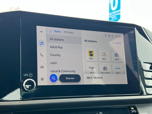 Used 2025 Toyota Camry SE image 18