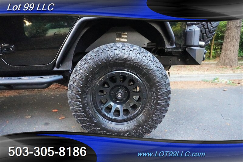 Used 2017 Jeep Wrangler Unlimited Sahara AWD/4WD image 3