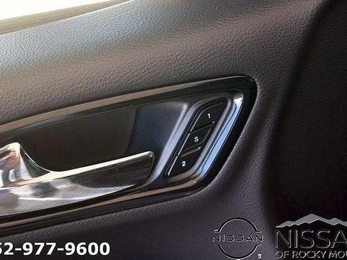 Used 2024 Dodge Durango GT AWD/4WD image 13