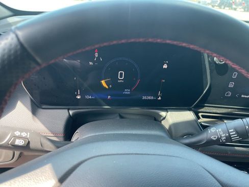 Used 2024 Chevrolet TrailBlazer RS w/ Convenience Package FWD image 17