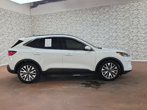 Used 2020 Ford Escape Titanium w/ Titanium Premium Package 2.0 FWD image 6
