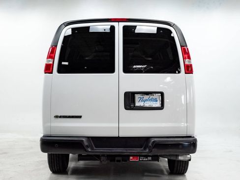 Used 2022 Chevrolet Express 3500 LS RWD image 22