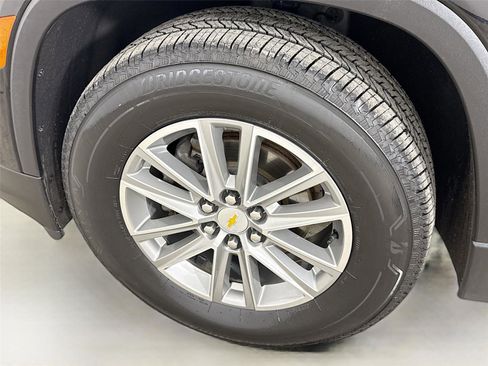 Used 2023 Chevrolet Traverse LT AWD/4WD image 32