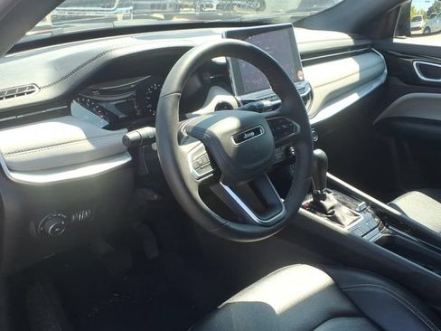 Used 2025 Jeep Compass Limited AWD/4WD image 8