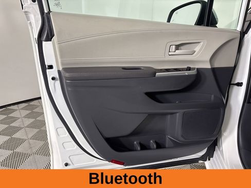 Used 2024 Toyota Sienna LE image 8