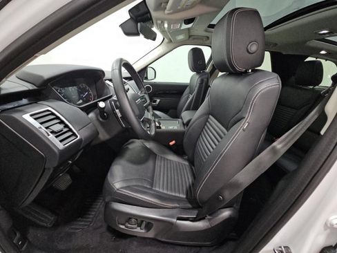 Used 2023 Land Rover Discovery S AWD/4WD image 4