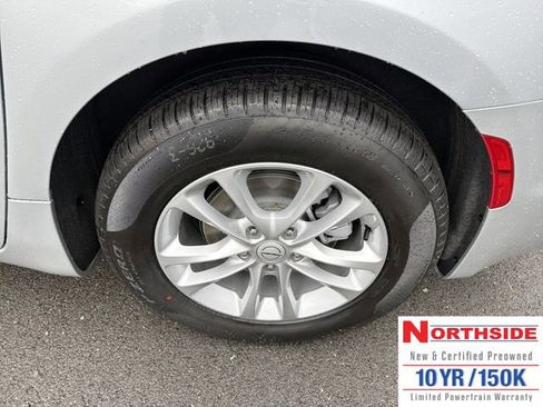 New 2026 Chrysler Pacifica Select image 13