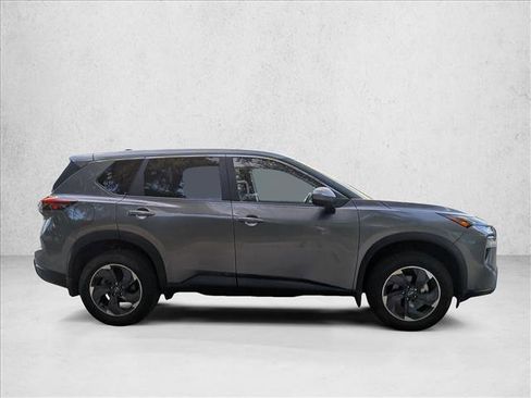 Used 2024 Nissan Rogue SV FWD image 4