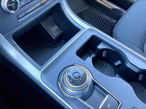 Certified 2022 Ford Edge SE image 24