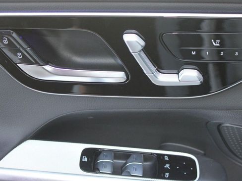 Used 2026 Mercedes-Benz GLC 300 4MATIC image 13