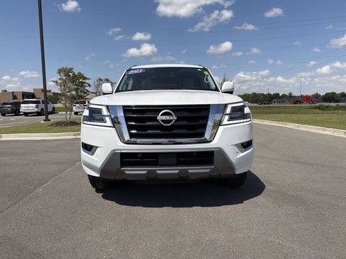 Used 2023 Nissan Armada SL w/ Captain's Chairs Package RWD image 10