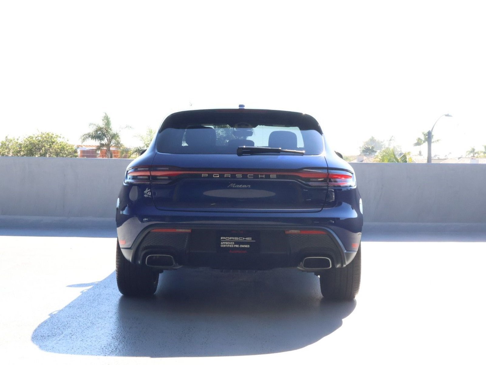 Certified 2025 Porsche Macan AWD/4WD image 10