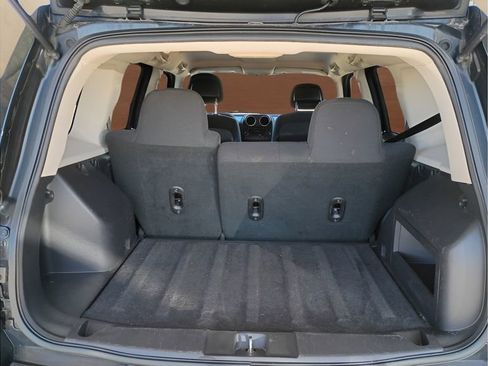 Used 2014 Jeep Patriot Latitude image 16