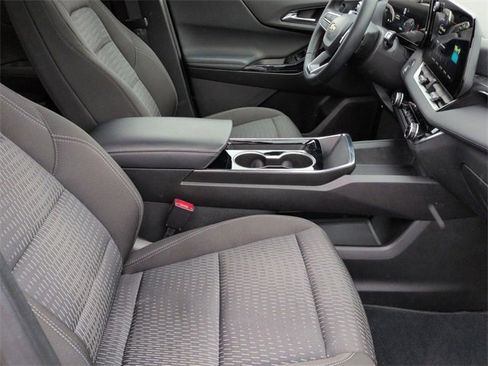 Used 2025 Chevrolet Equinox LT image 30