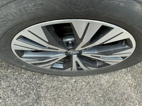 Used 2023 Nissan Rogue SV image 12