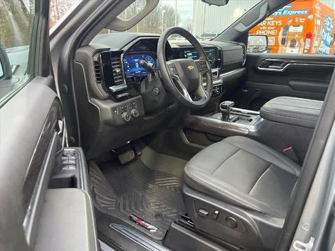 Used 2023 Chevrolet Silverado 1500 LTZ w/ LTZ Premium Package image 8