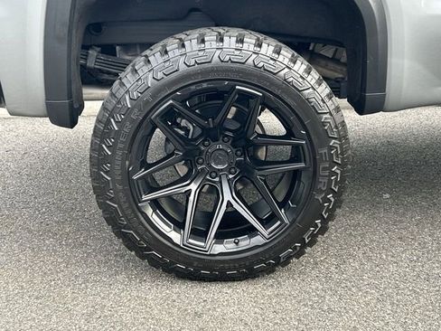 Used 2024 GMC Sierra 1500 AT4X AWD/4WD image 12