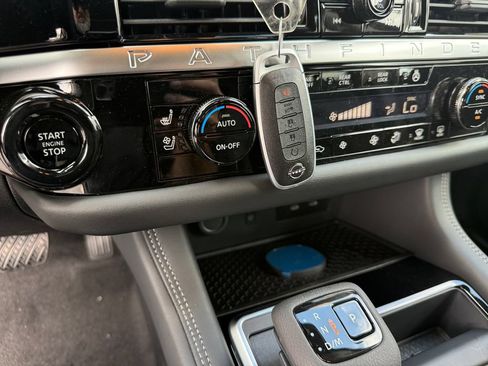 New 2026 Nissan Pathfinder Platinum AWD/4WD image 29